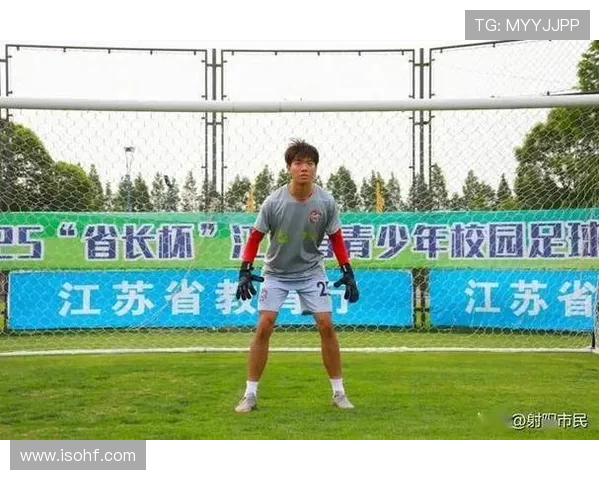 苏超 “西装主帅” 董松:江苏青训后卫的逆袭之路 苏超 “西装主帅” 董松:江苏青训后卫的逆袭之路